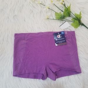 CHAMPION New!! Women's Athleticwear Boxer Type Shorts Color Purple SIZE XL.